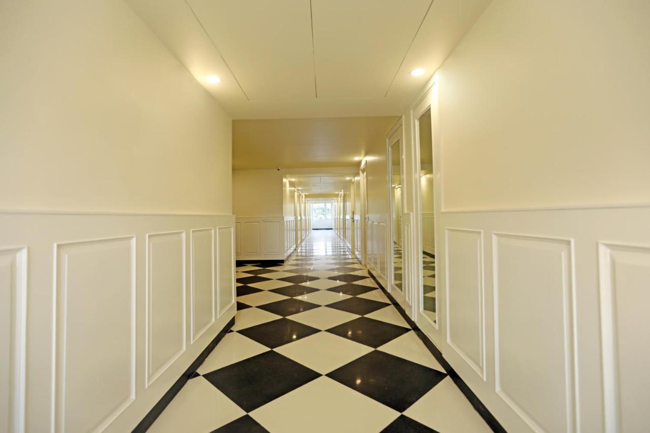 Hotel Cygnett Lite Grand,