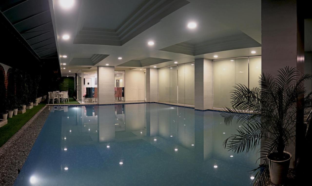 Hotel Cygnett Lite Grand,